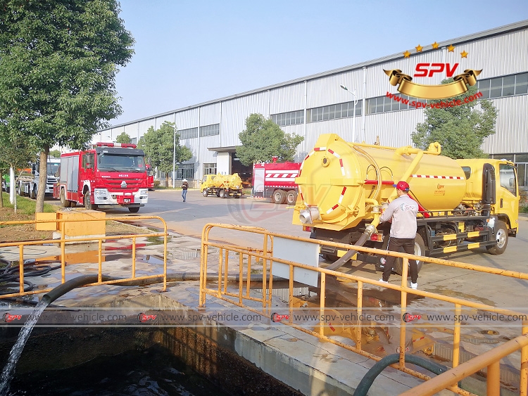 6,000 Litres Sewage Vacuum Truck ISUZU - Side Discharge Valve